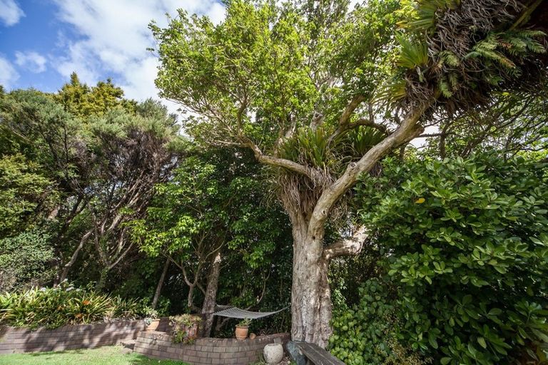 Photo of property in 105 Tahunatapu Road, Parua Bay, Whangarei, 0174
