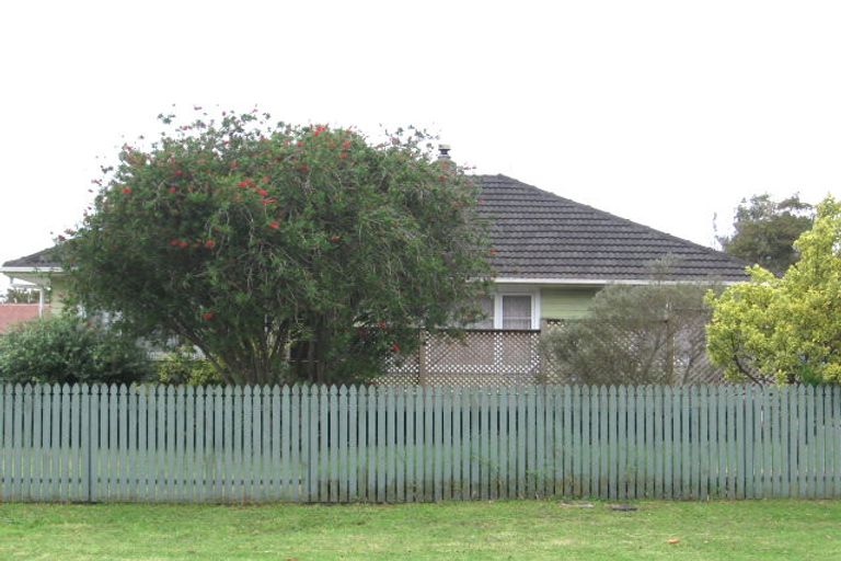 Photo of property in 16 Te Kanawa Crescent, Henderson, Auckland, 0610
