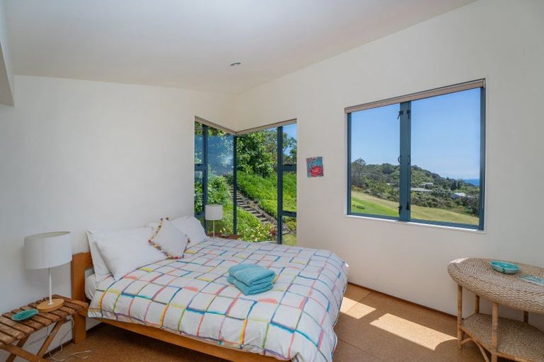 Photo of property in 92 Hahei Beach Road, Hahei, Whitianga, 3591
