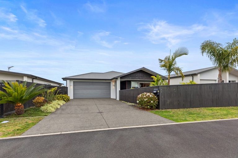 Photo of property in 35 Saint Pauls Drive, Brookfield, Tauranga, 3110