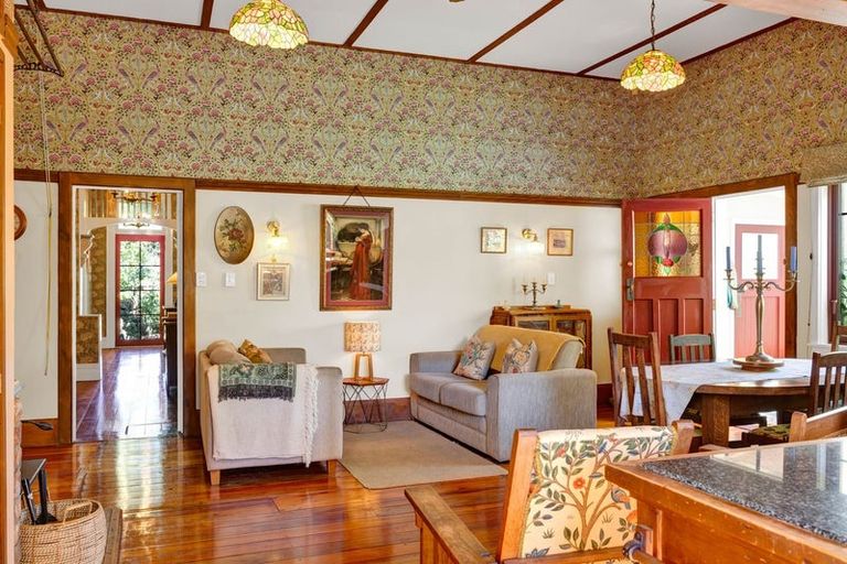 Photo of property in 23 Gibson Place, Patea, 4520