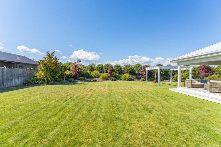 Photo of property in 8 Pukatea Lane, Kinloch, Taupo, 3377