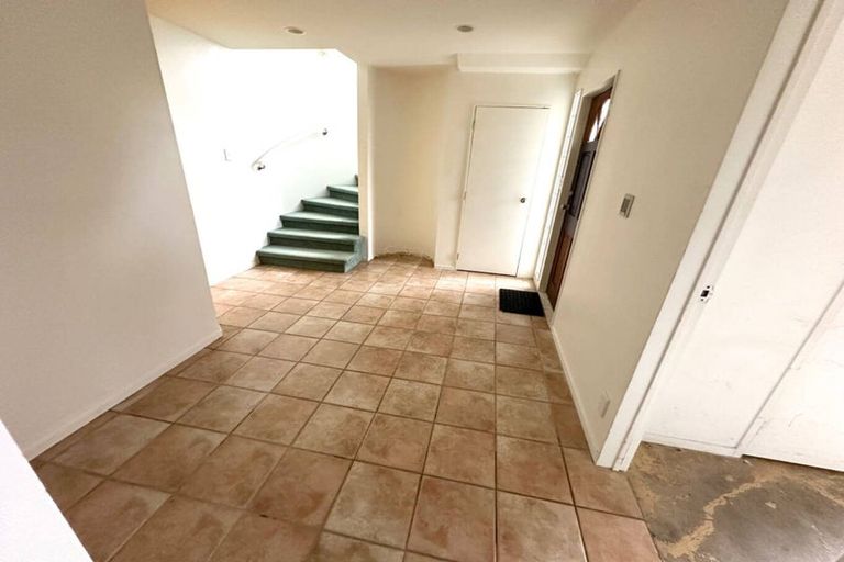 Photo of property in 2/38 Gulf View Road, Murrays Bay, Auckland, 0630