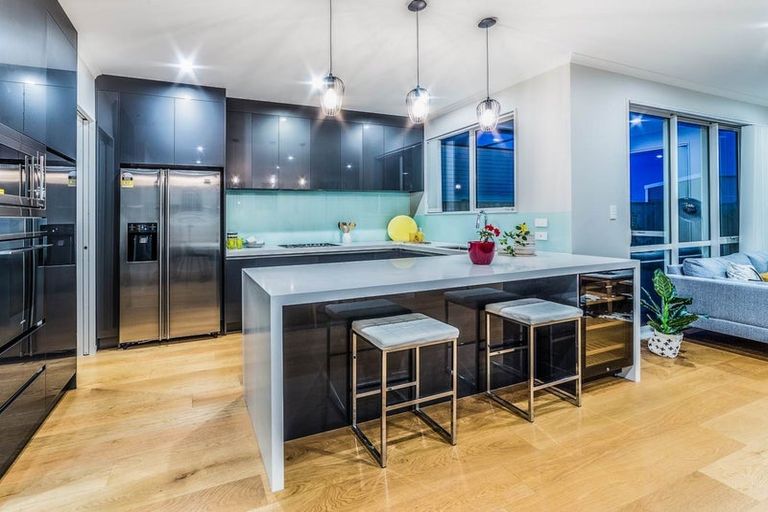 Photo of property in 43 Lockheed Street, Hobsonville, Auckland, 0618