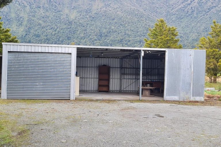 Photo of property in 2811a Whataroa Highway, Whataroa, 7886