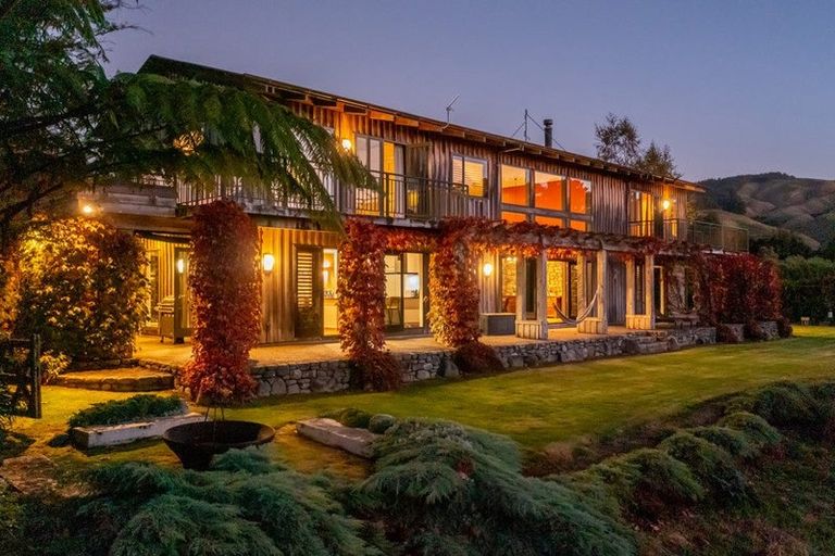 Photo of property in 91 Parenga Road, Hautere, Otaki, 5582