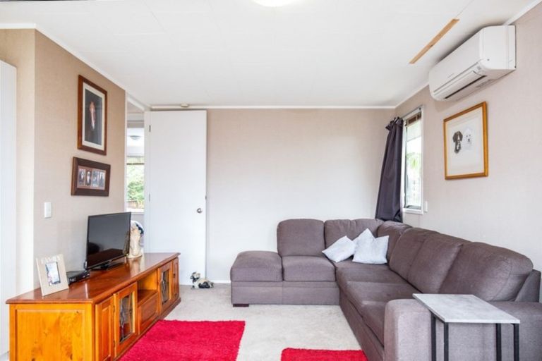 Photo of property in 1 Iris Street, Snells Beach, 0920