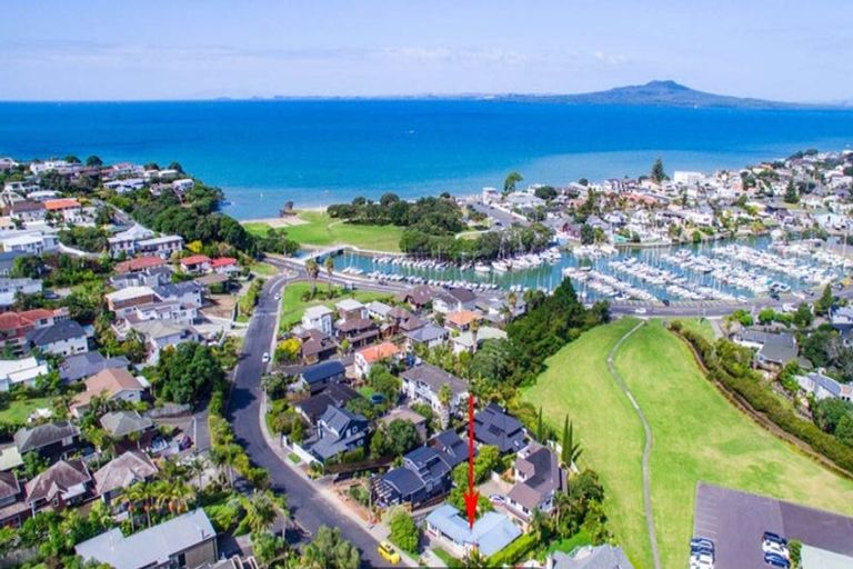 Photo of property in 16a Commodore Parry Road, Castor Bay, Auckland, 0620