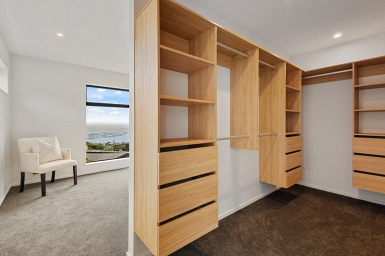 Photo of property in 2 Bluewater View, Mount Pleasant, Christchurch, 8081