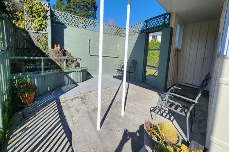 Photo of property in 29 Awanui Street, Merrilands, New Plymouth, 4312