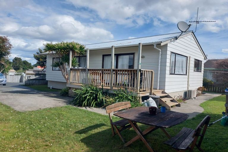 Photo of property in 1/1 Don Street, Papakura, 2110