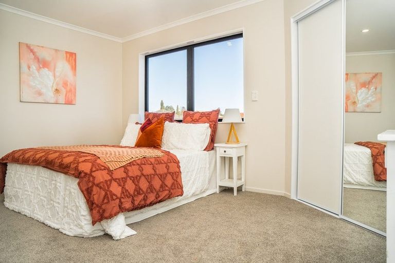 Photo of property in 27 Hill Crescent, Papakura, 2110