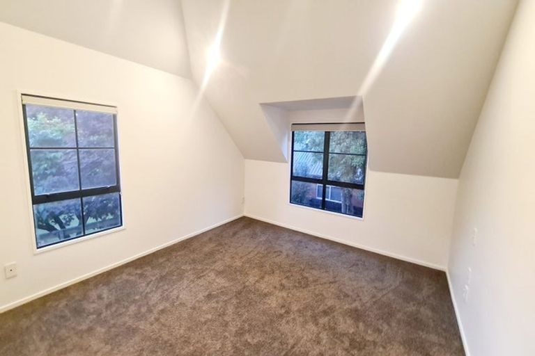 Photo of property in 10b Swanleigh Place, Ilam, Christchurch, 8041