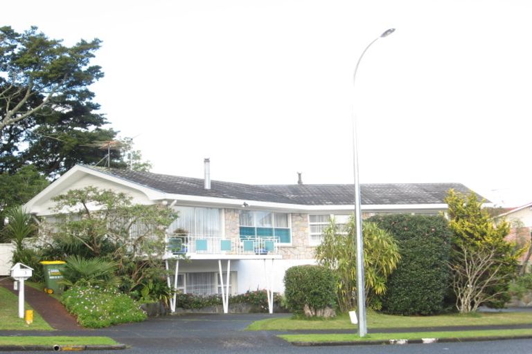 Photo of property in 3 Dennis Avenue, Hillpark, Auckland, 2102
