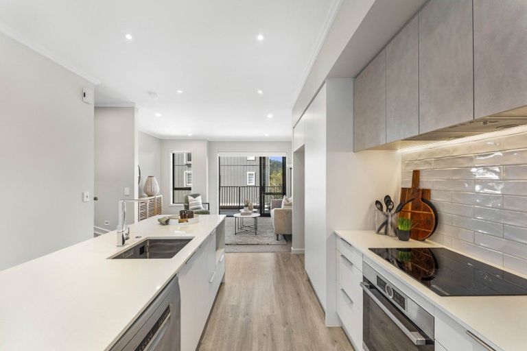 Photo of property in 5/35 Marine Parade, Hobsonville, Auckland, 0616