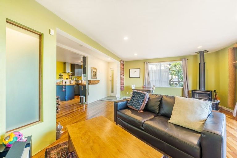 Photo of property in 40 Akatea Road, Korokoro, Lower Hutt, 5012