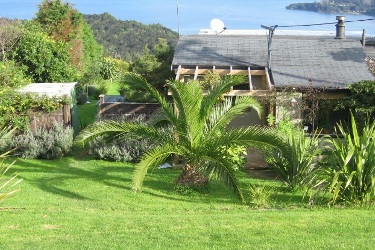 Photo of property in 27 Lookout Drive, Laingholm, Auckland, 0604