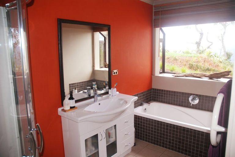 Photo of property in 45 Jonkers Road, Waitakere, Henderson, 0782