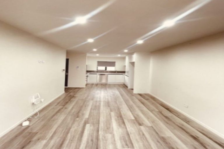 Photo of property in 4/2 Smiths Avenue, Papakura, 2110