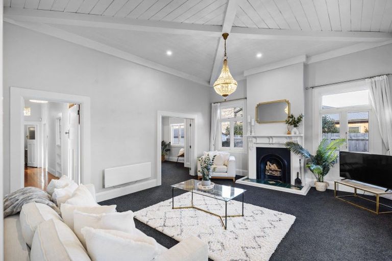 Photo of property in 239 Victoria Avenue, Hokowhitu, Palmerston North, 4410