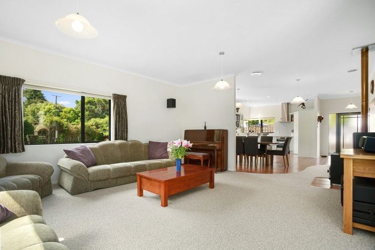 Photo of property in 11 Pokaka Street, Birchville, Upper Hutt, 5018