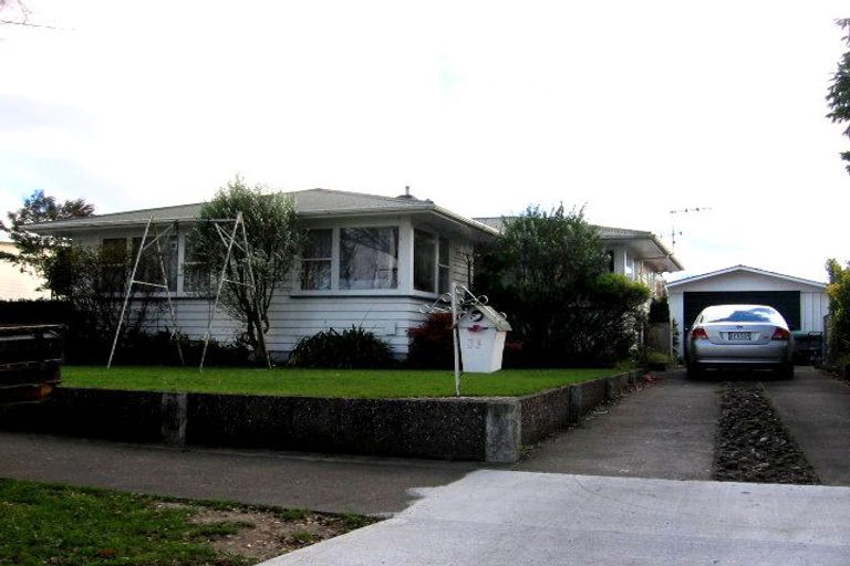 Photo of property in 33 Herbert Avenue, Cloverlea, Palmerston North, 4412