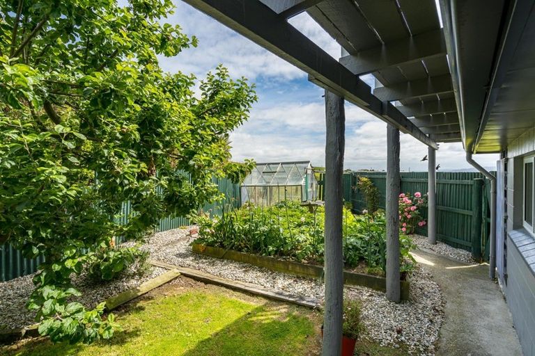 Photo of property in 10 Rimu Street, Kaka Point, Balclutha, 9271