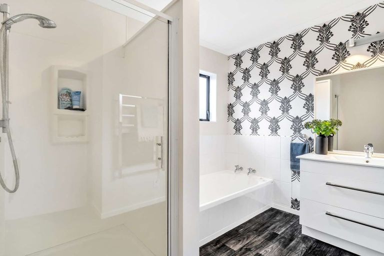 Photo of property in 1 Loader Place, Tawhero, Whanganui, 4501