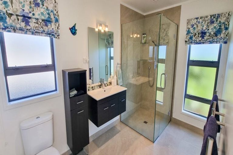 Photo of property in 6 Mcdonald Place, Collingwood, 7073