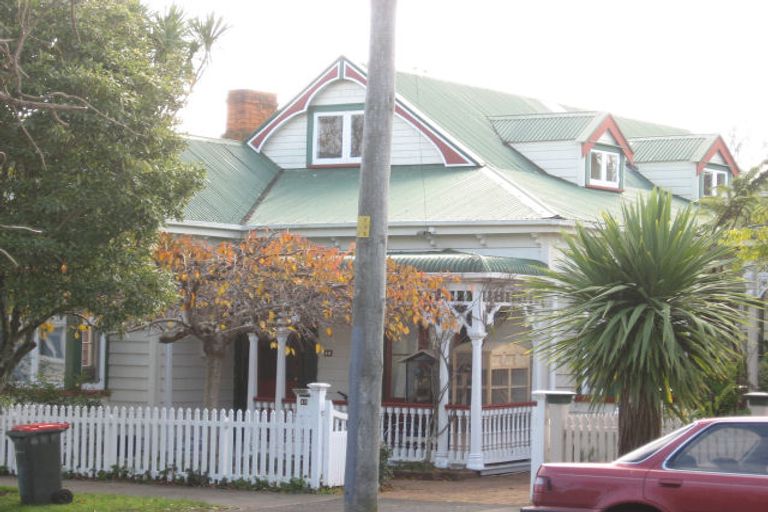 Photo of property in 19 Burnley Terrace, Mount Eden, Auckland, 1024