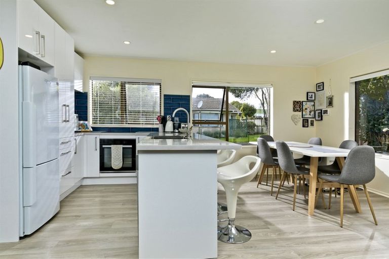 Photo of property in 1/4 Ti Nana Crescent, Henderson, Auckland, 0610