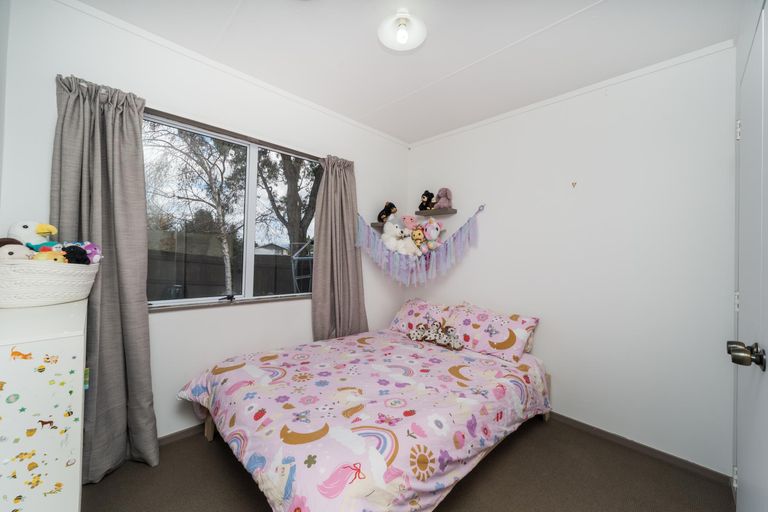 Photo of property in 97 Hillcrest Drive, Kelvin Grove, Palmerston North, 4414