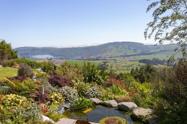 Photo of property in 130 Highland Drive, Acacia Bay, Taupo, 3385