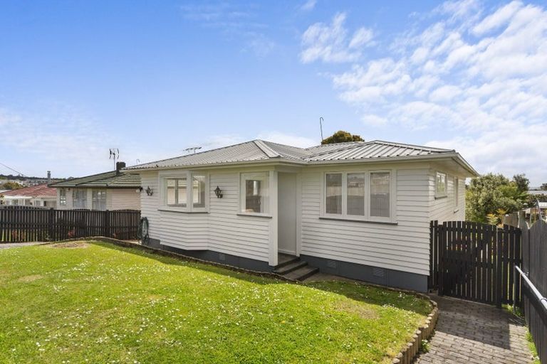 Photo of property in 5 Blease Street, New Lynn, Auckland, 0600