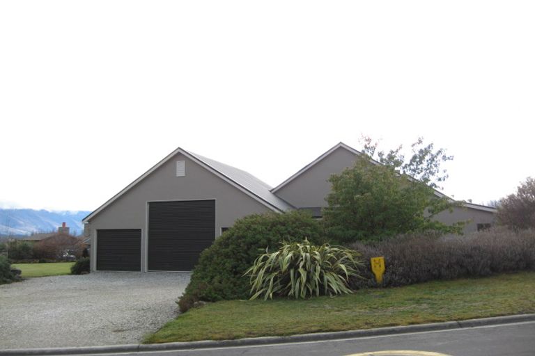 Photo of property in 8 Waimana Place, Wanaka, 9305