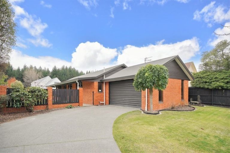 Photo of property in 64 Anglesea Avenue, Parklands, Christchurch, 8083
