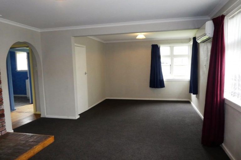 Photo of property in 52 Northcote Road, Northcote, Christchurch, 8052