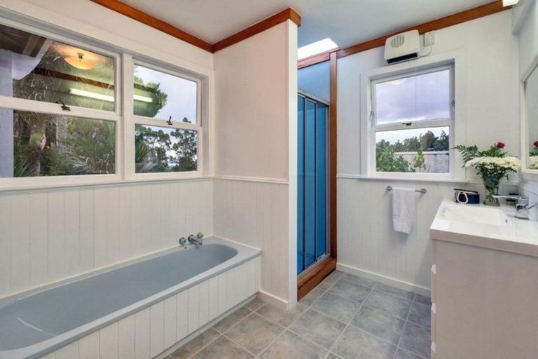 Photo of property in 431 Titirangi Road, Titirangi, Auckland, 0604