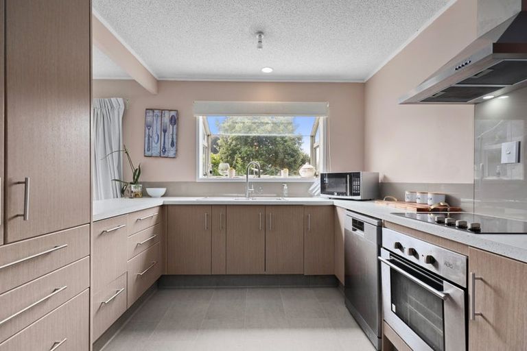 Photo of property in 1335b Papamoa Beach Road, Papamoa Beach, Papamoa, 3118