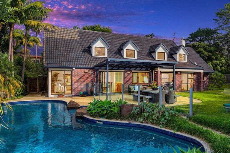 Photo of property in 25 Kingfisher Grove, Greenhithe, Auckland, 0632