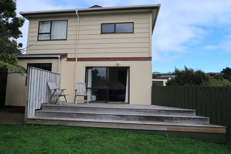 Photo of property in 35b Sunhaven Drive, Newlands, Wellington, 6037