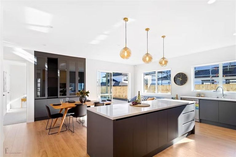 Photo of property in 4 Cutfield Lane, Kumeu, 0810