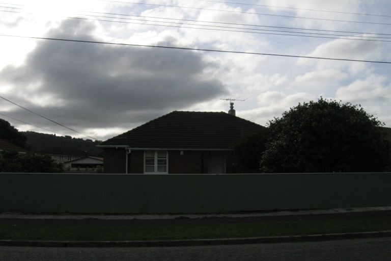 Photo of property in 5 Waldie Grove, Avalon, Lower Hutt, 5011