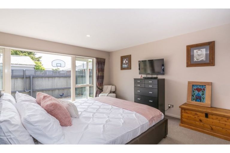 Photo of property in 78a Daniels Road, Redwood, Christchurch, 8051