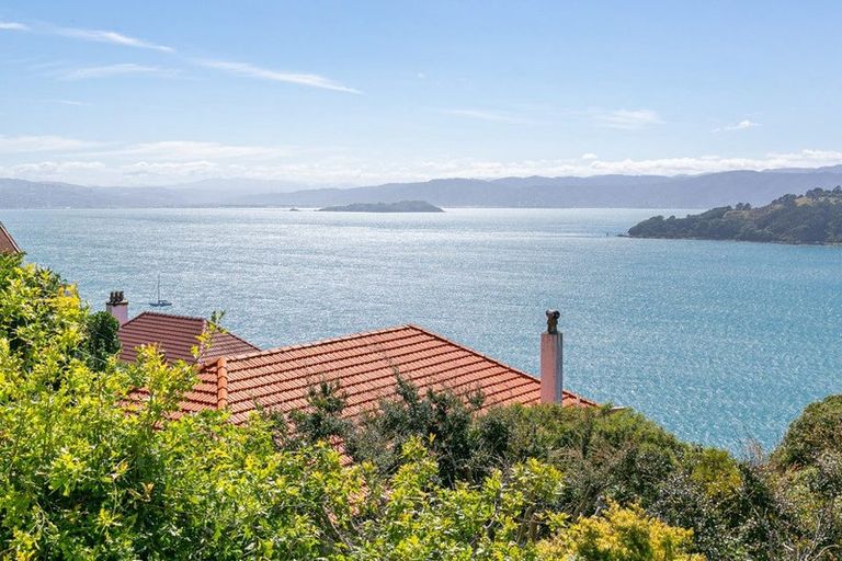 Photo of property in Grafon Court Flats, 3/53 Grafton Road, Roseneath, Wellington, 6011