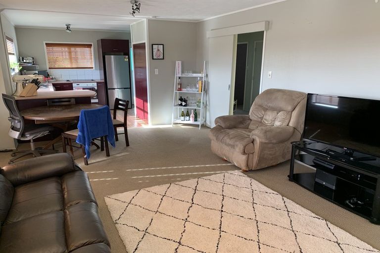 Photo of property in 1/16 Hart Road, Hauraki, Auckland, 0622