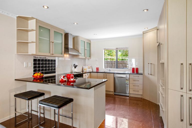 Photo of property in 87b Wallace Road, Mangere Bridge, Auckland, 2022