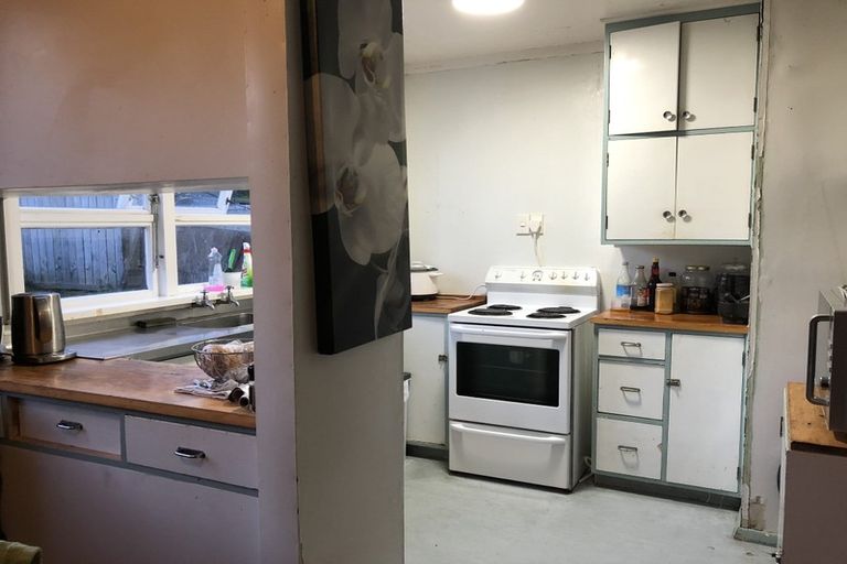 Photo of property in 12-14a Worcester Place, Cannons Creek, Porirua, 5024