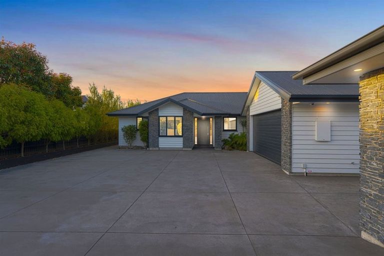 Photo of property in 38 Styx River Place, Spencerville, Christchurch, 8083