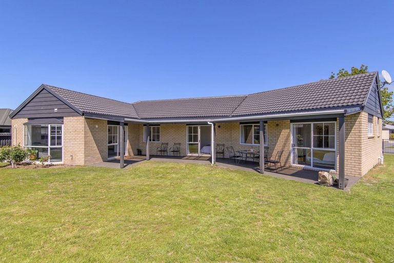 Photo of property in 32 Kirsten Place, Parklands, Christchurch, 8083